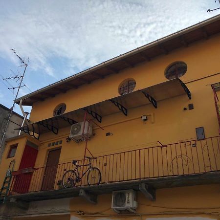 21House - Appartamento 1 بوستو أرسيزيو المظهر الخارجي الصورة