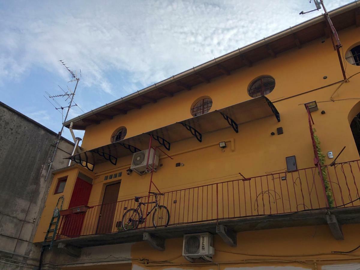 21House - Appartamento 1 بوستو أرسيزيو المظهر الخارجي الصورة